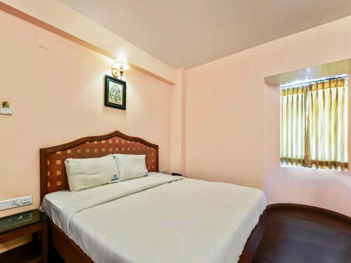 אוטי Hotel Blue Bird מראה חיצוני תמונה