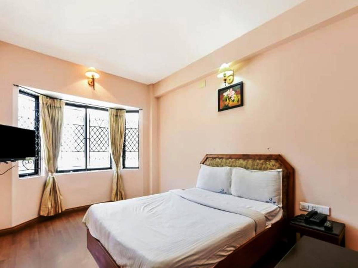 אוטי Hotel Blue Bird מראה חיצוני תמונה