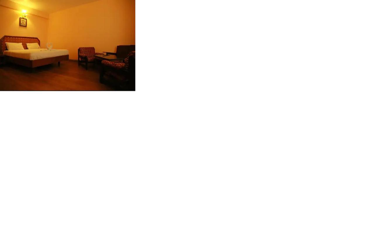 אוטי Hotel Blue Bird מראה חיצוני תמונה