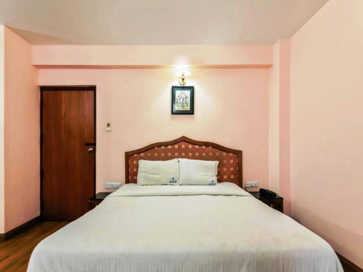 אוטי Hotel Blue Bird מראה חיצוני תמונה