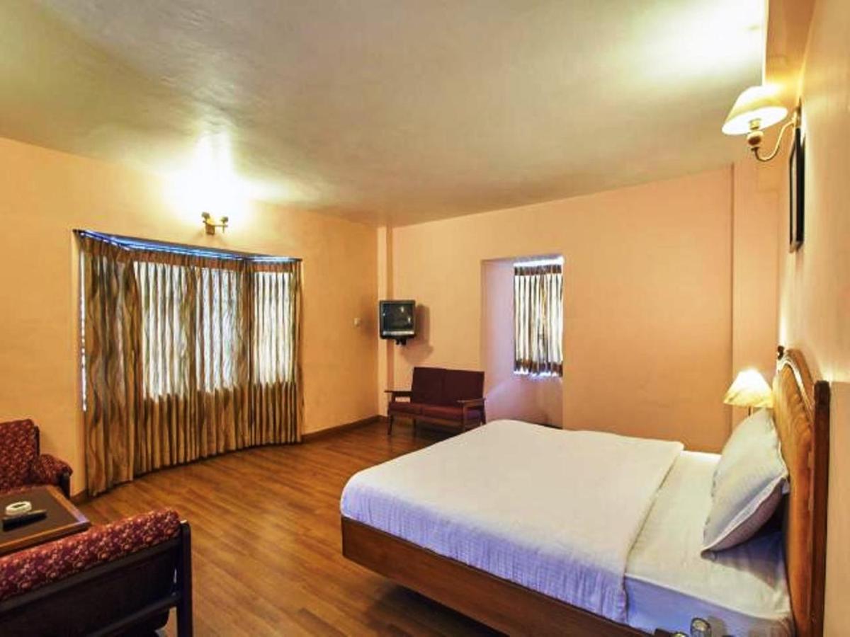אוטי Hotel Blue Bird מראה חיצוני תמונה