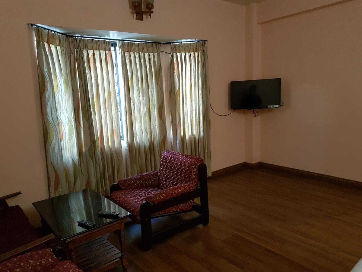 אוטי Hotel Blue Bird מראה חיצוני תמונה