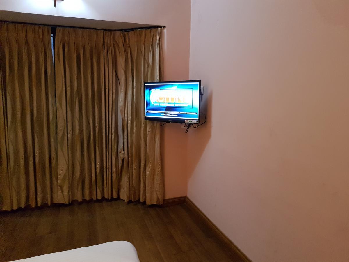 אוטי Hotel Blue Bird מראה חיצוני תמונה
