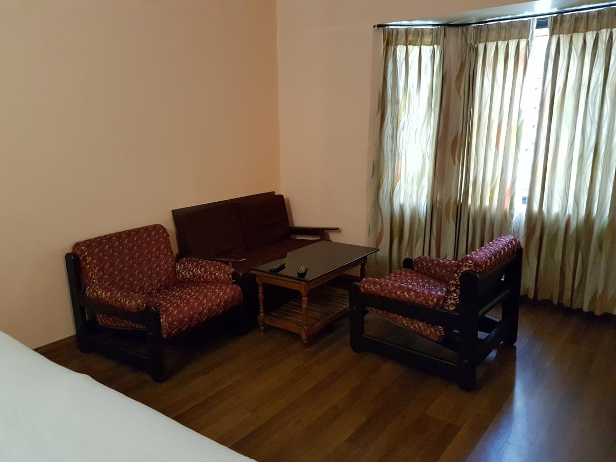 אוטי Hotel Blue Bird מראה חיצוני תמונה