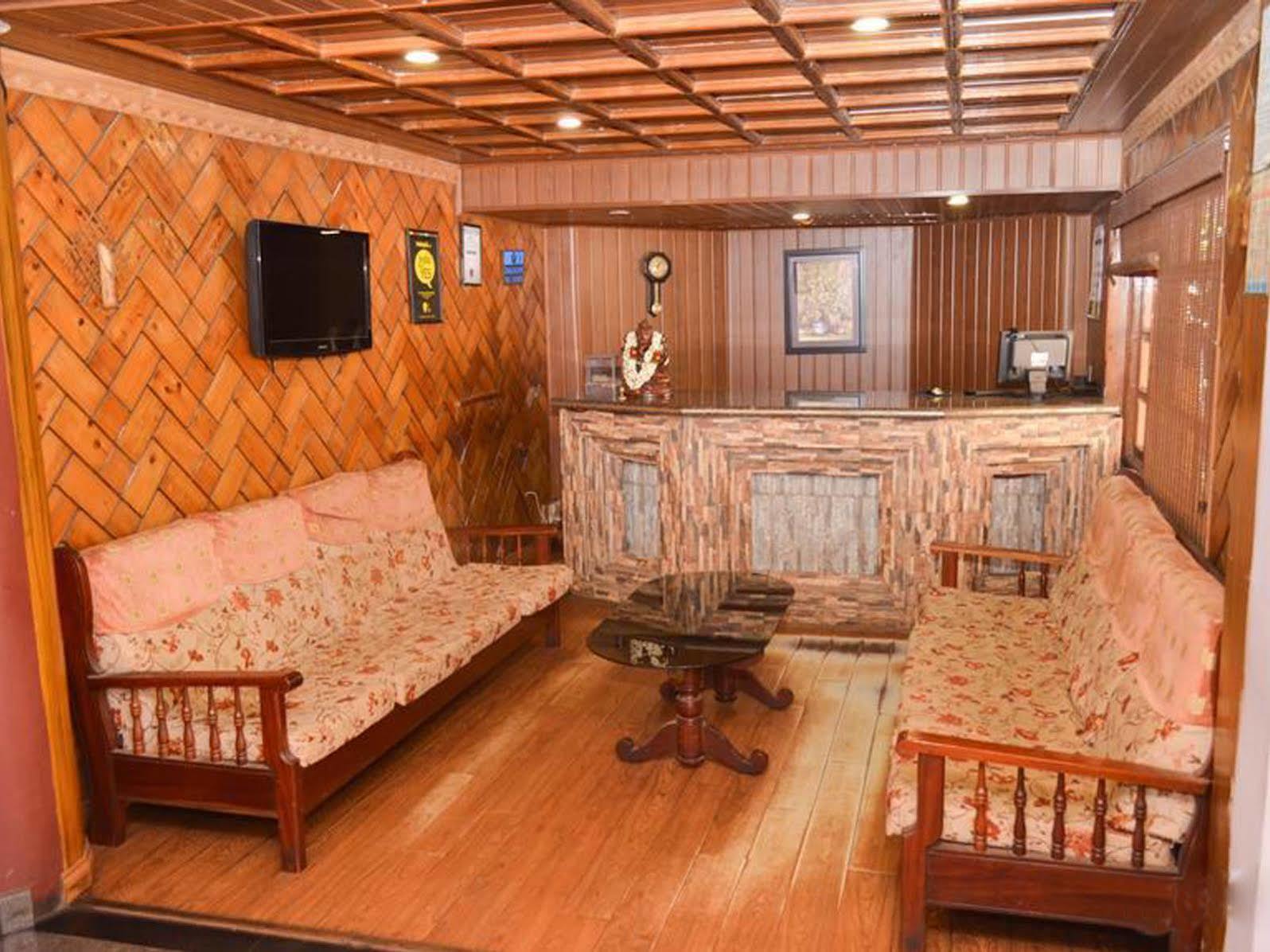 אוטי Hotel Blue Bird מראה חיצוני תמונה